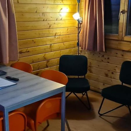 Vakantiepark 'T Urkerbos - 4 Persoons Brabantse Blokhut Екстериор снимка