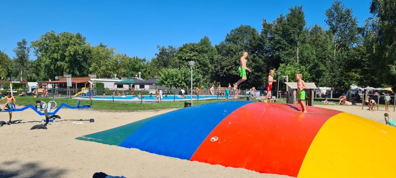 Vakantiepark 'T Urkerbos - 4 Persoons Brabantse Blokhut Екстериор снимка